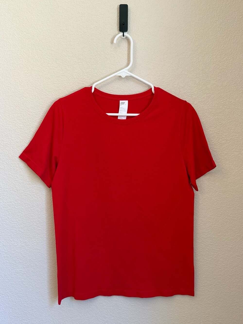 Fabletics Women's Red Seamless Short Sleeve Athletic T-Shirt Size M